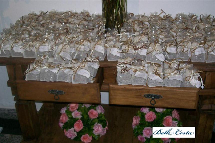 Beth costa Bolos e Doces para Festas